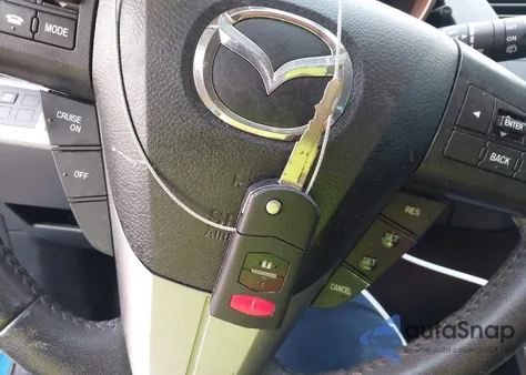 2011 Mazda Mazda3 S Sport из США, поврежденный, VIN JM1BL1K56B1462705